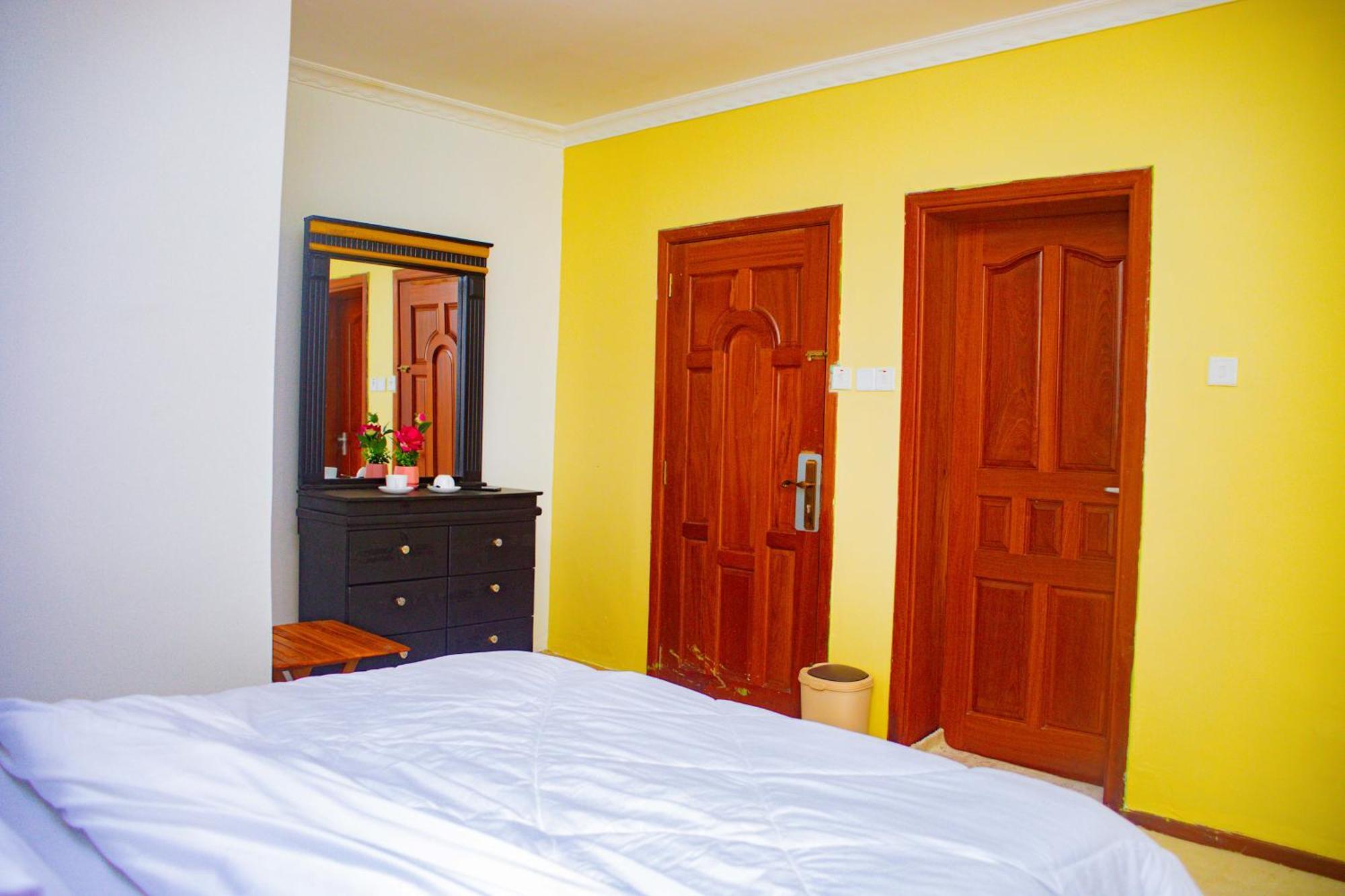 Divine Royal Residences Arusha Buitenkant foto