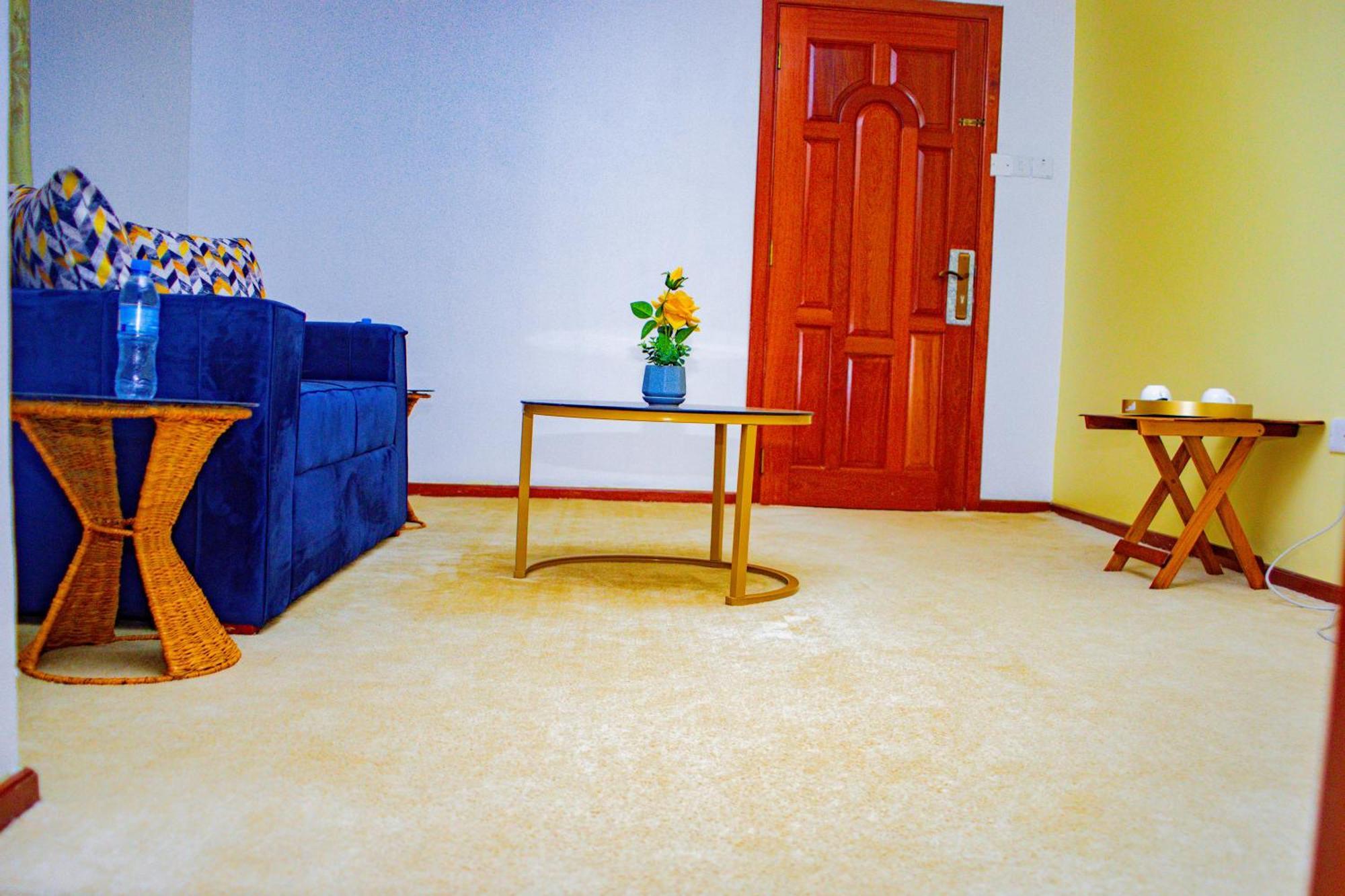 Divine Royal Residences Arusha Buitenkant foto