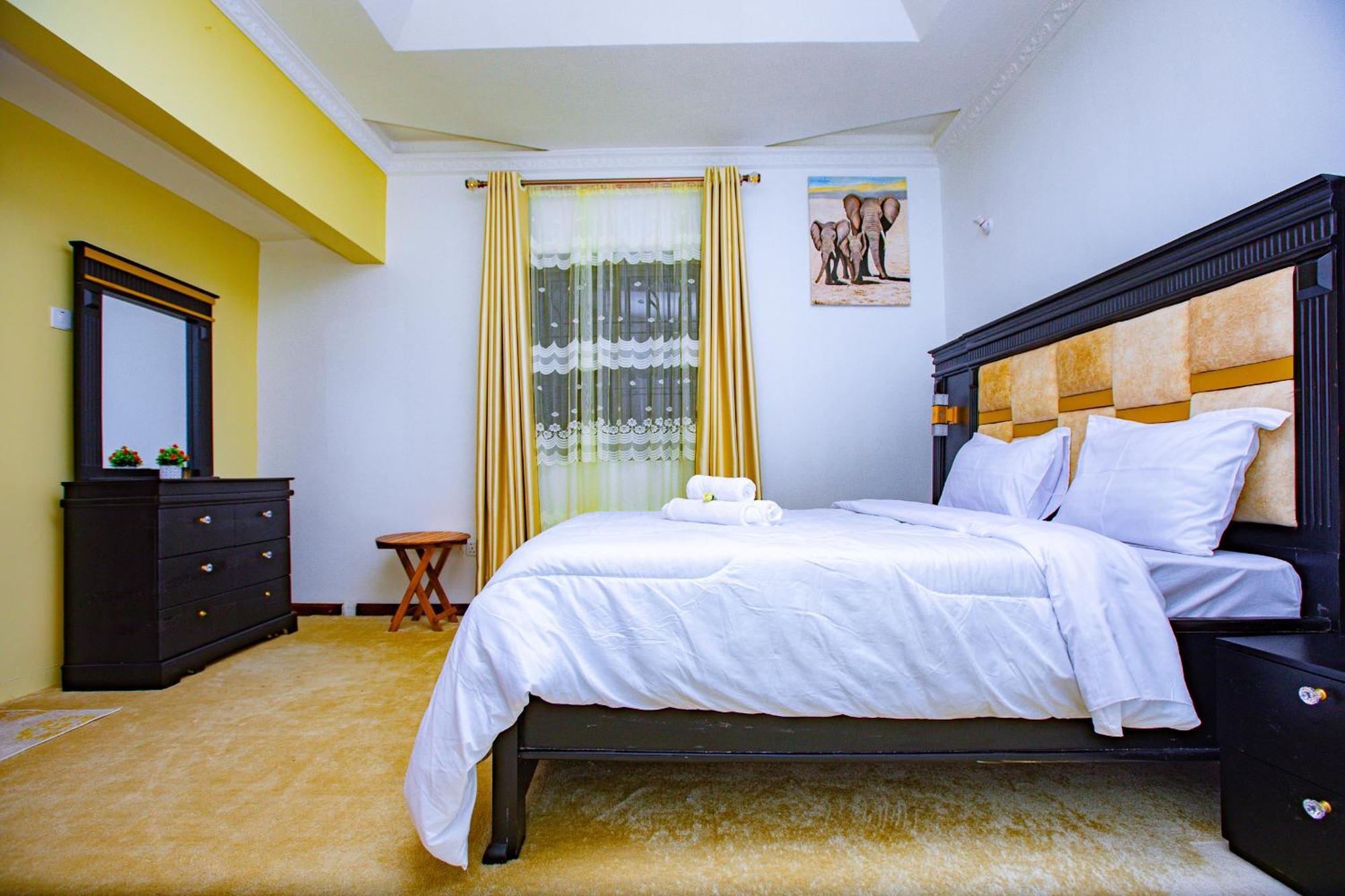 Divine Royal Residences Arusha Buitenkant foto