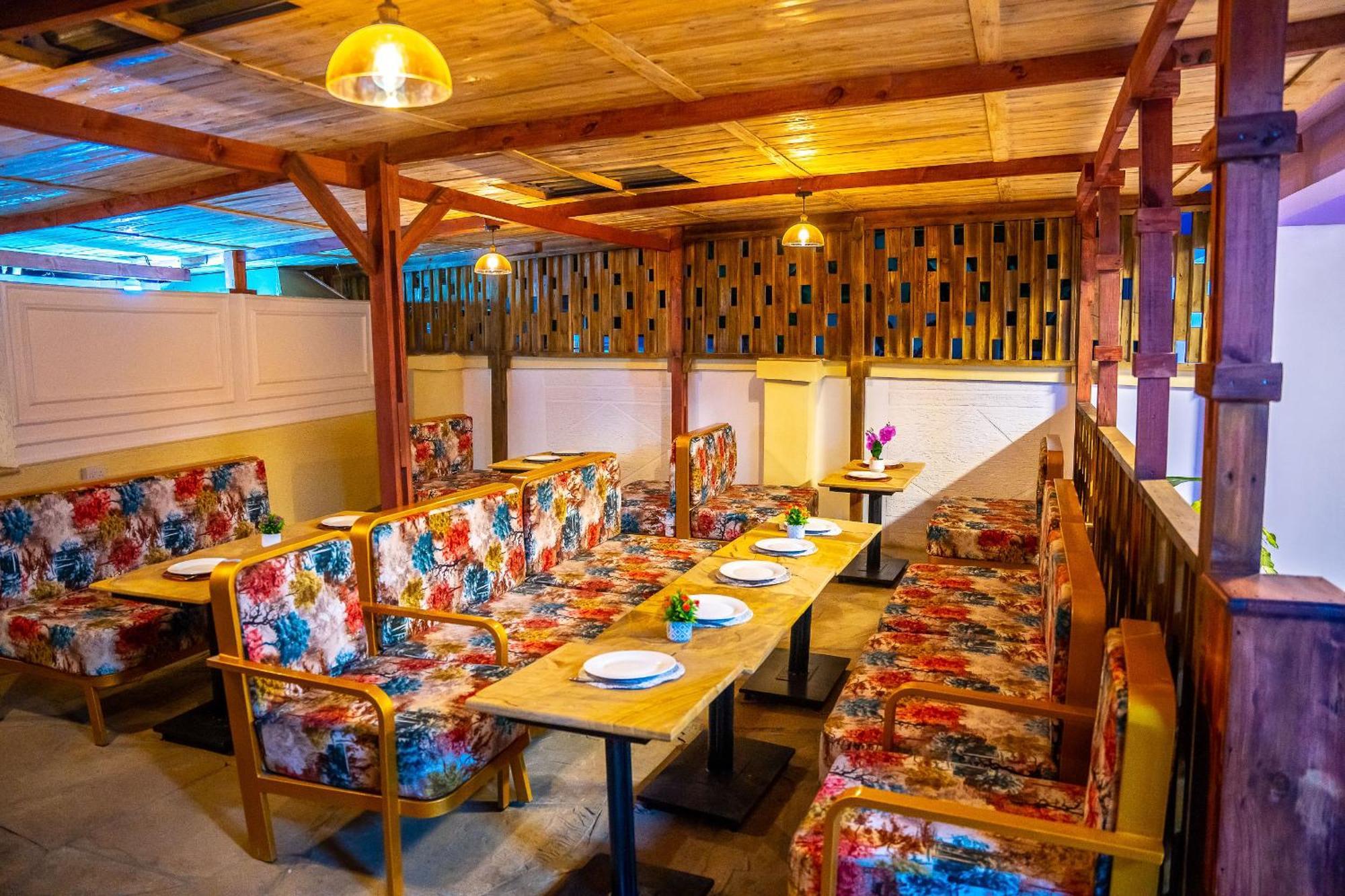Divine Royal Residences Arusha Buitenkant foto