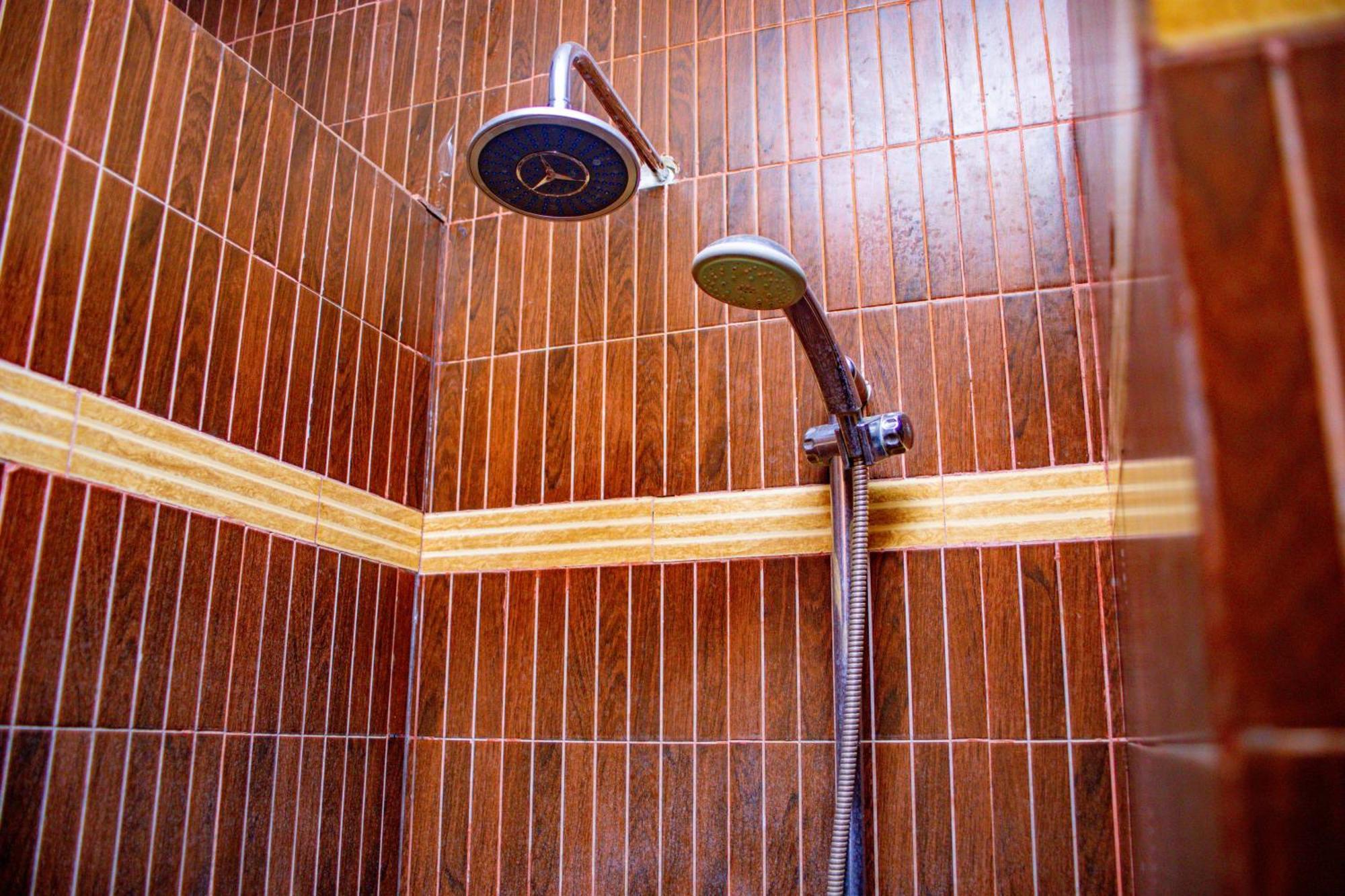 Divine Royal Residences Arusha Buitenkant foto