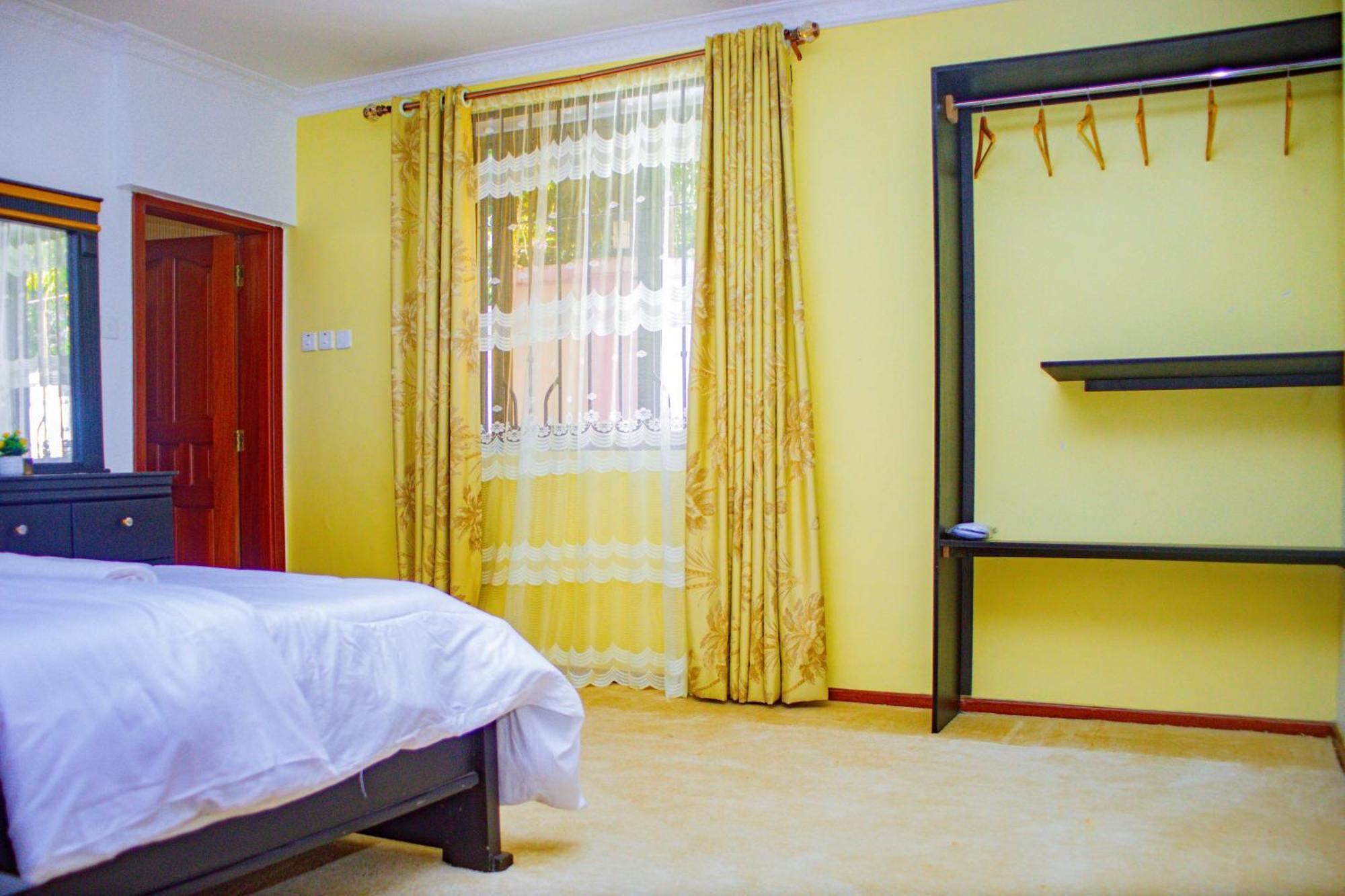 Divine Royal Residences Arusha Buitenkant foto
