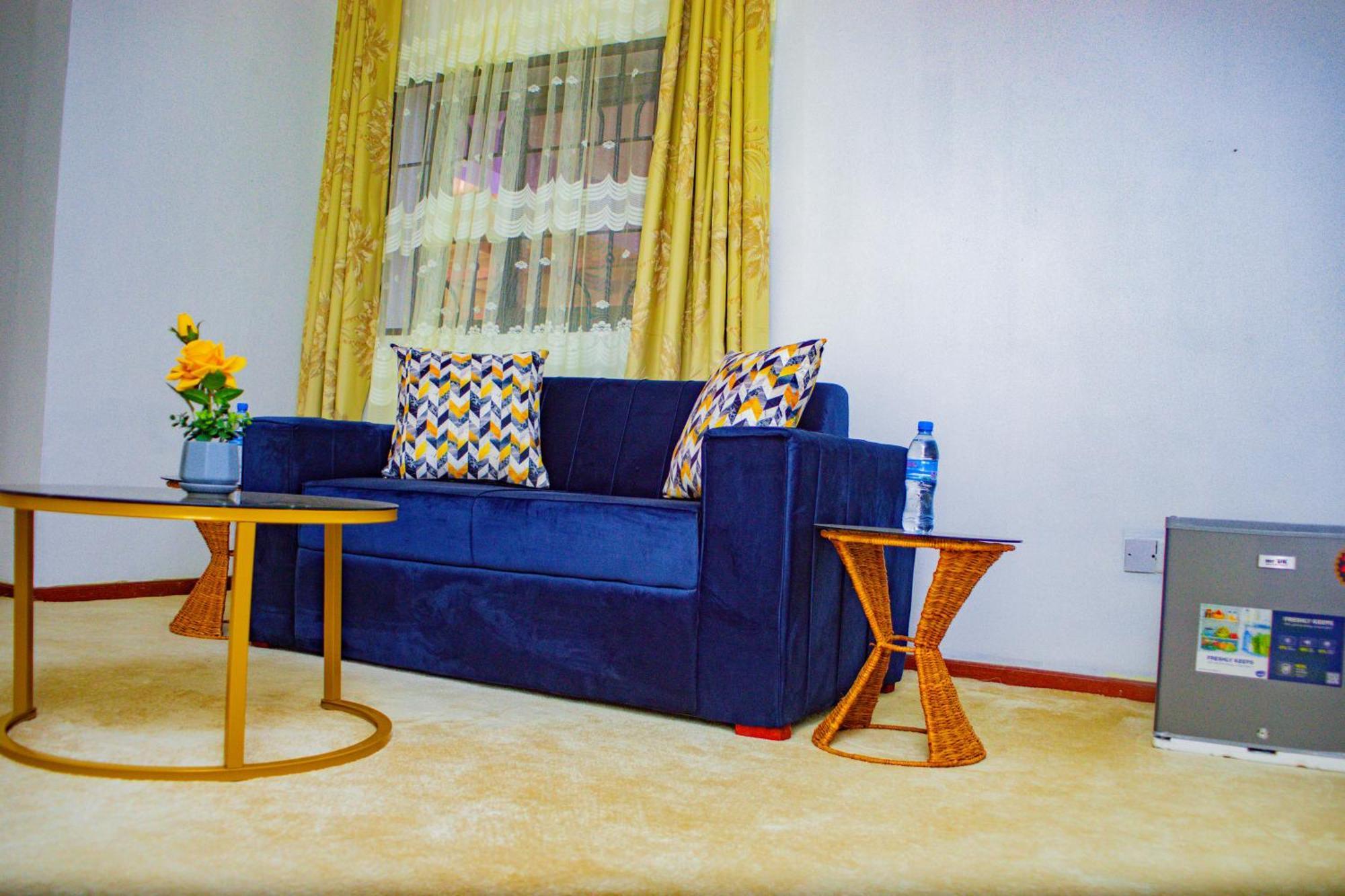 Divine Royal Residences Arusha Buitenkant foto